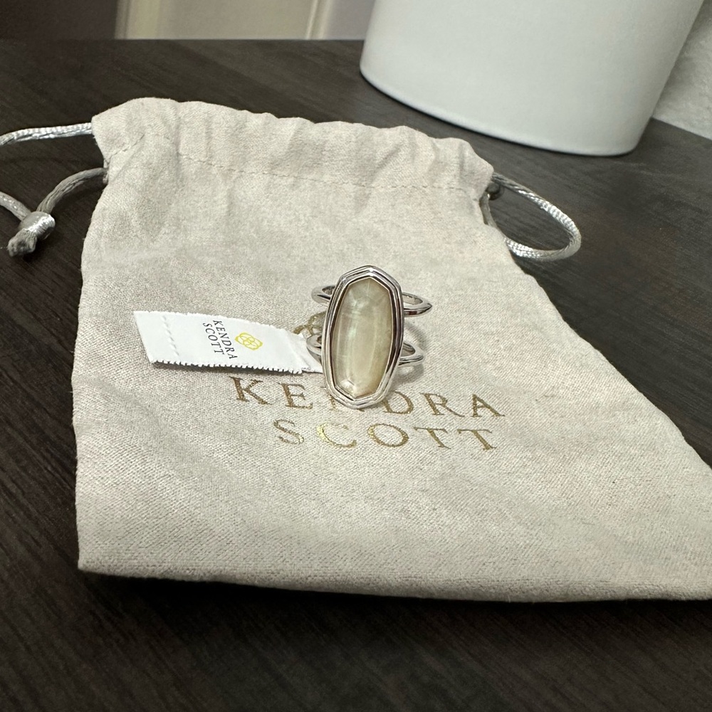 Kendra Scott framed Dani Ring size 8